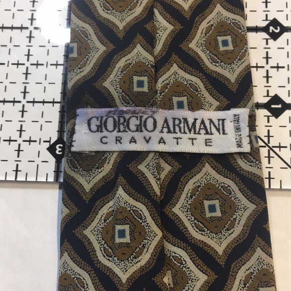 Giorgio Armani Caratte dark blue with antique gold & beige stylized pattern tie. - Picture 5 of 9